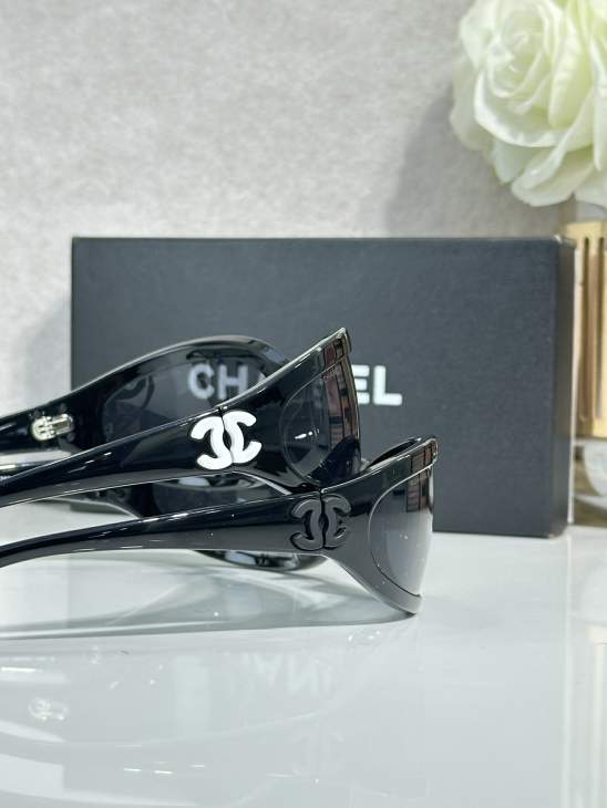 Picture of Chanel Sunglasses _SKUfw77364788fw